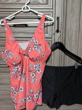 Women’s Coral Floral Tankini Swim Top with Black Swim Shorts
